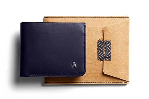 Bellroy ベルロイ Hide&Seek スリムレザーウォレット Navy Amazon.com: Bellroy Hide & Seek, slim leather wallet, RFID